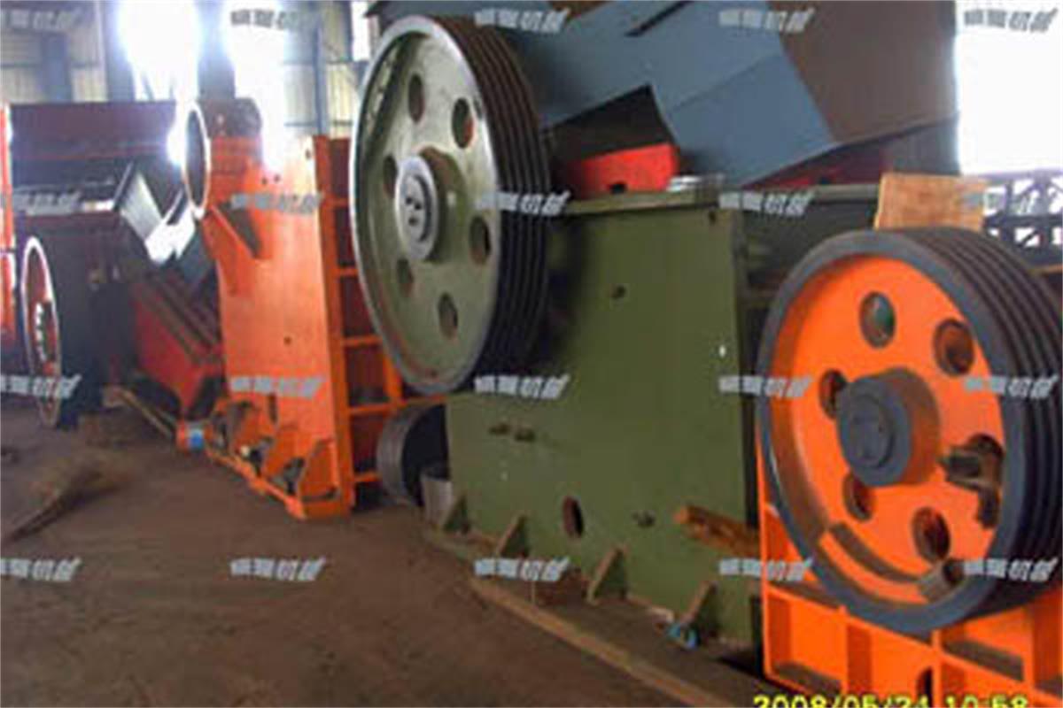 顎破(鄂式破碎機(jī))